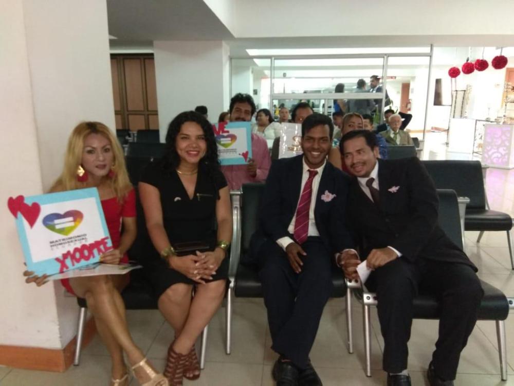 3er matrimono homosexual en Ecuador y el 1ero de hombres gays - Cámara LGBT Comercio Ecuador - Asociación Silueta X 13.jpg