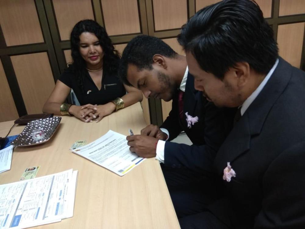 3er matrimono homosexual en Ecuador y el 1ero de hombres gays - Cámara LGBT Comercio Ecuador - Asociación Silueta X 5.jpg