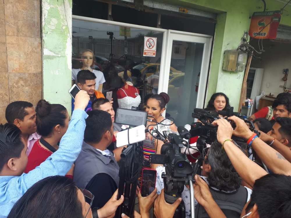 fotos del 2do matrimonio homosexual en Ecuador de Gina y Veronica en Santo Domingo de los Tsashilas 16.jpg